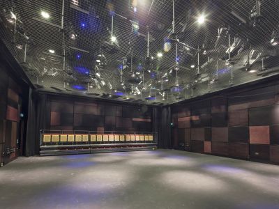 Empty studio theatre in Milton Court showin the tension wire grid